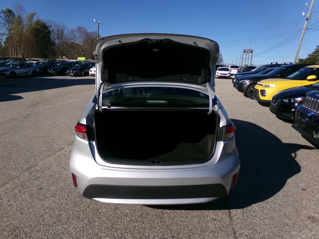 Vehicle image 27 of 36