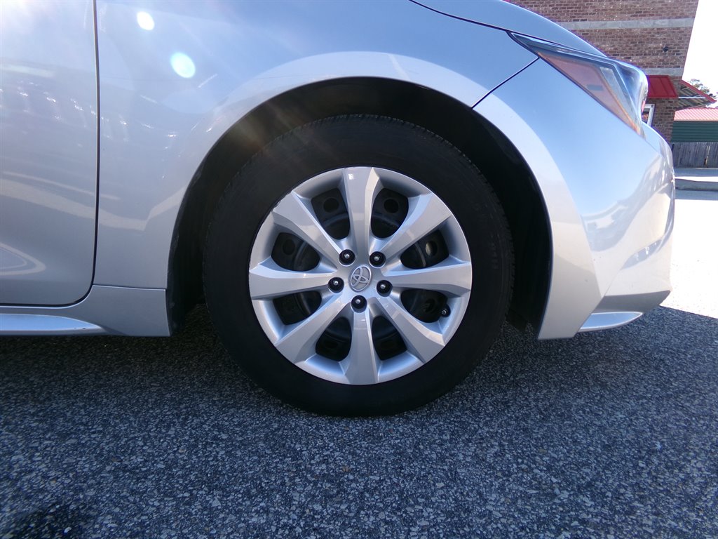 Vehicle image 31 of 36