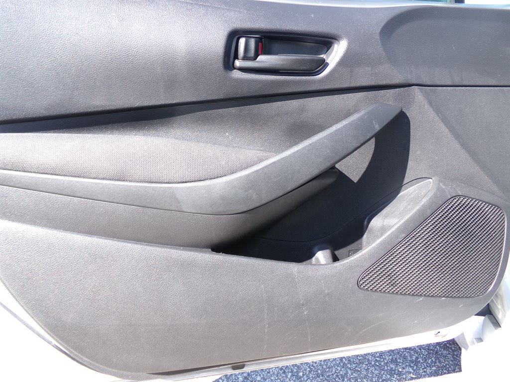 Vehicle image 9 of 36