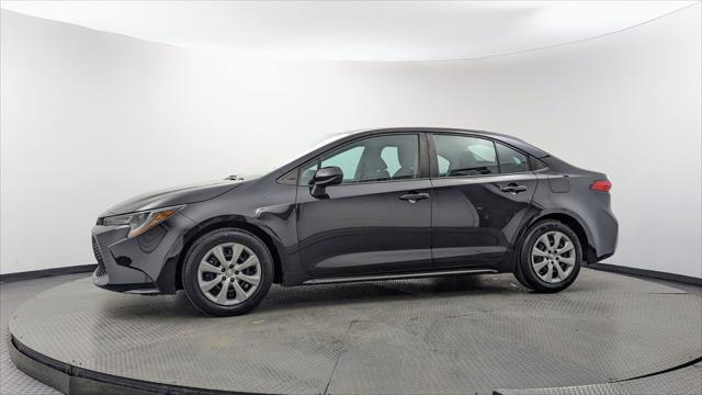 2022 Toyota Corolla LE Image 3 of 28