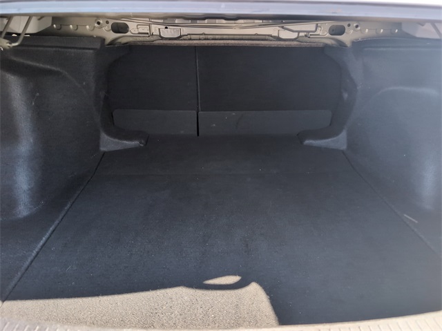 Vehicle image 16 of 28