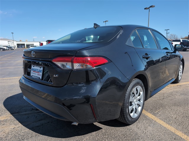 Vehicle image 3 of 28