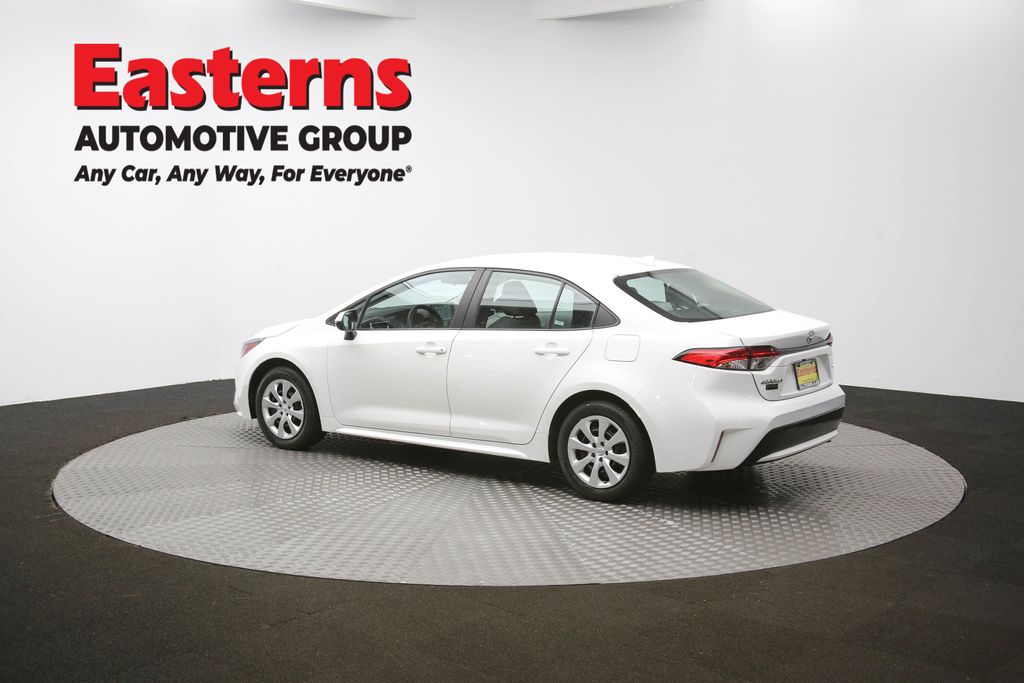 Vehicle image 32 of 61