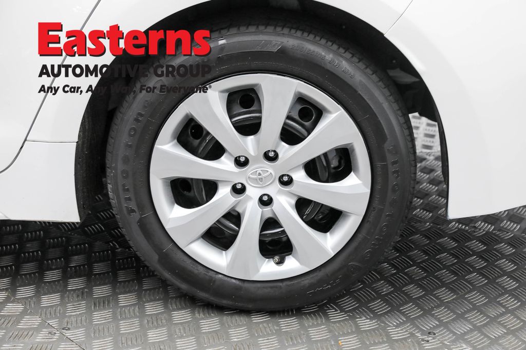 Vehicle image 41 of 61