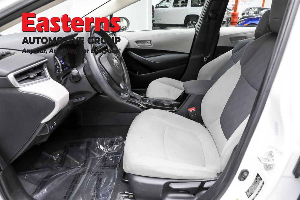 Vehicle image 45 of 61