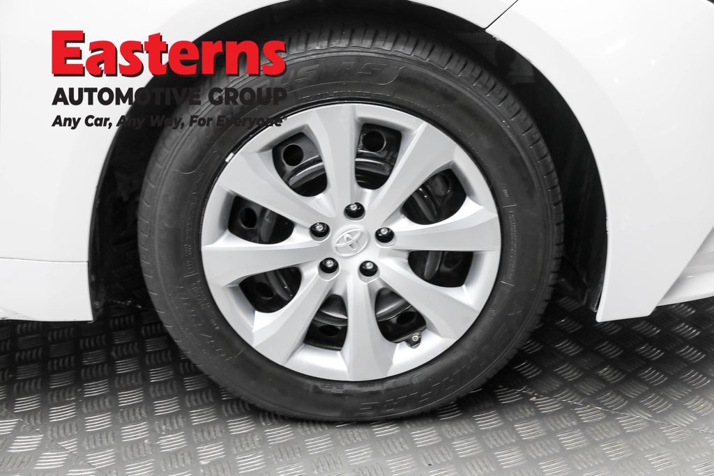 Vehicle image 39 of 61