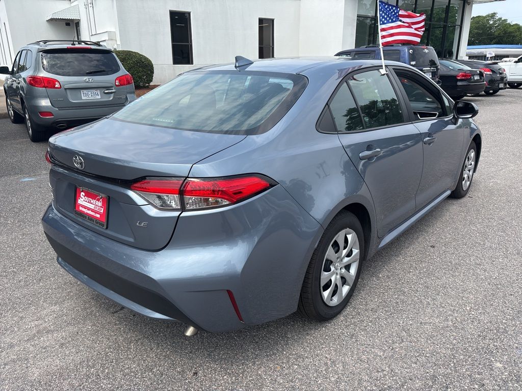 Vehicle image 7 of 18