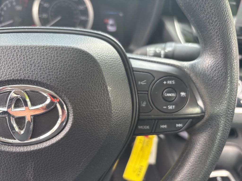 Vehicle image 16 of 18