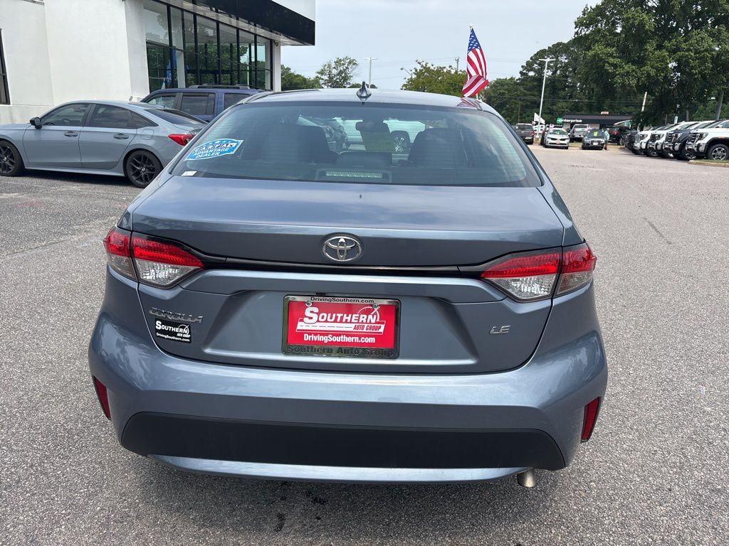 Vehicle image 8 of 18