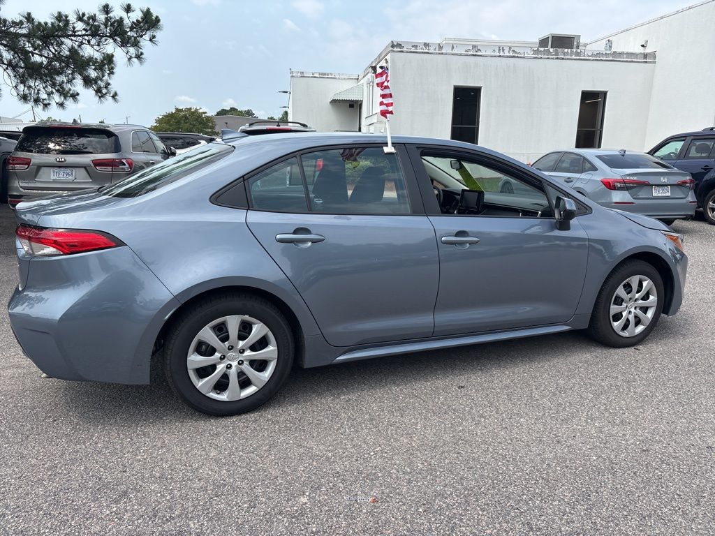 Vehicle image 6 of 18