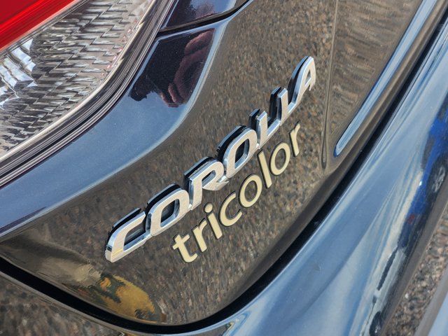 Vehicle image 8 of 21