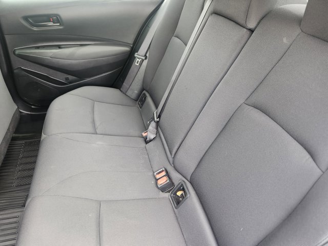 Vehicle image 18 of 21