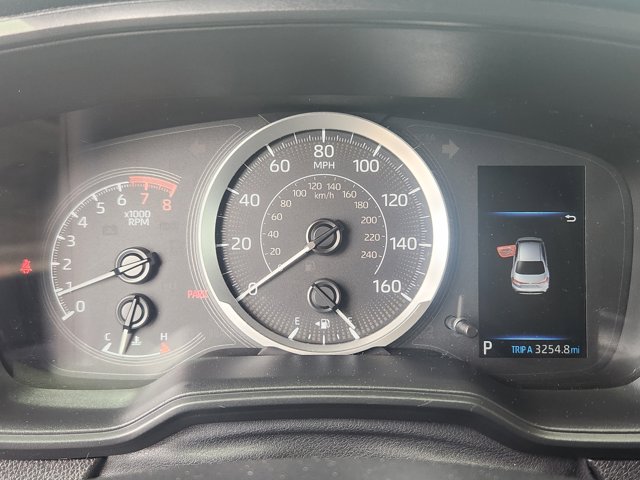 Vehicle image 11 of 21