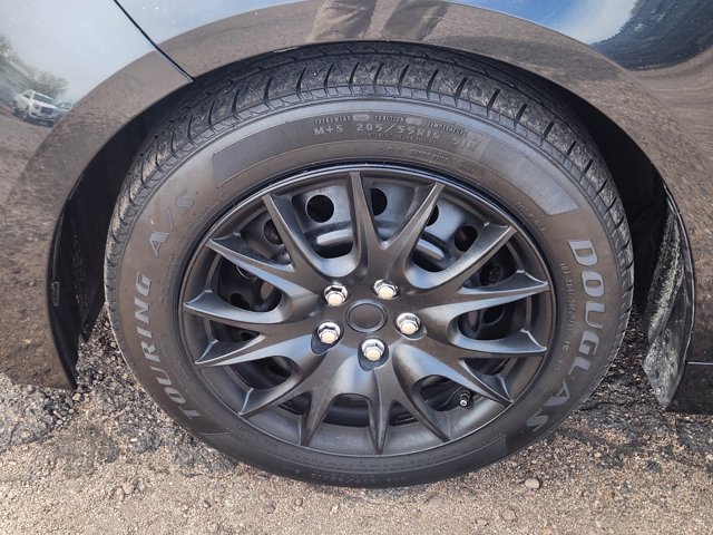Vehicle image 7 of 21
