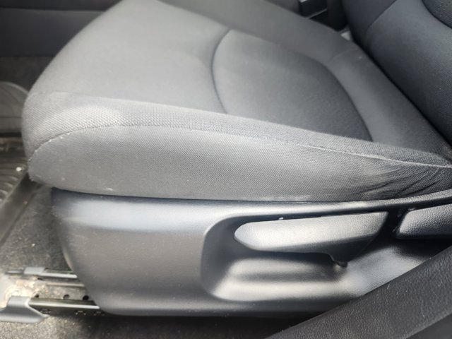 Vehicle image 16 of 21