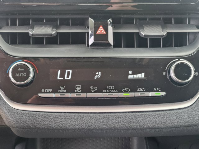 Vehicle image 14 of 21
