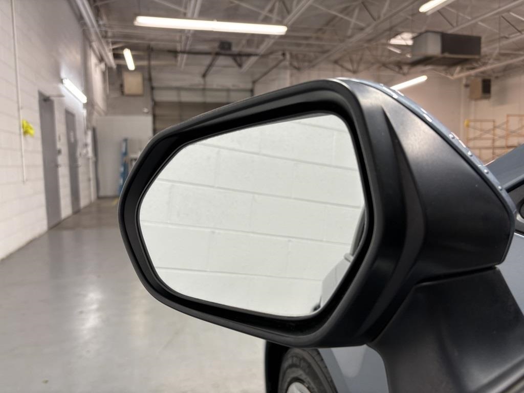 Vehicle image 12 of 40