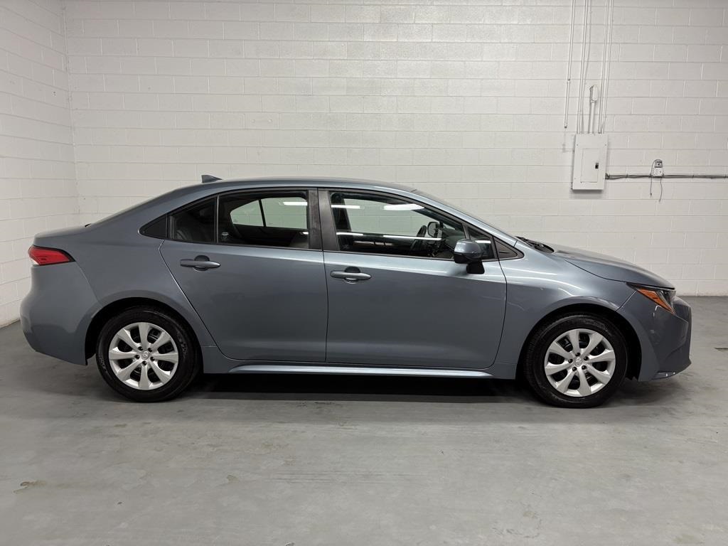 Vehicle image 5 of 40