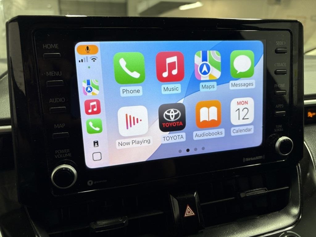 Vehicle image 17 of 40