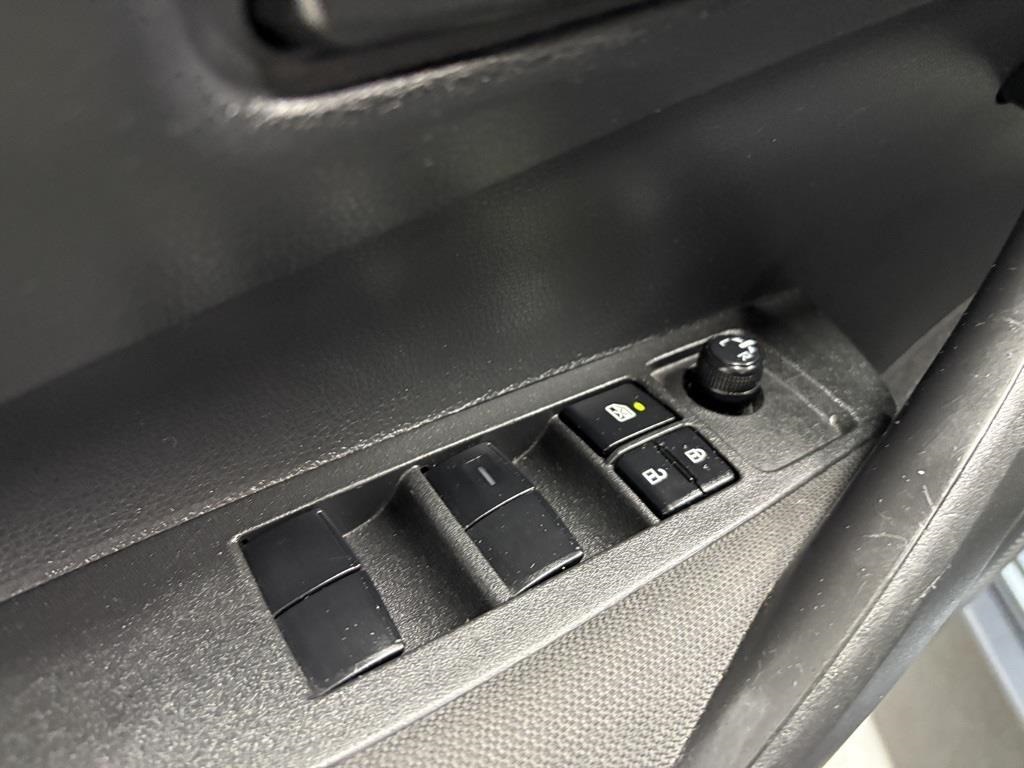 Vehicle image 13 of 40