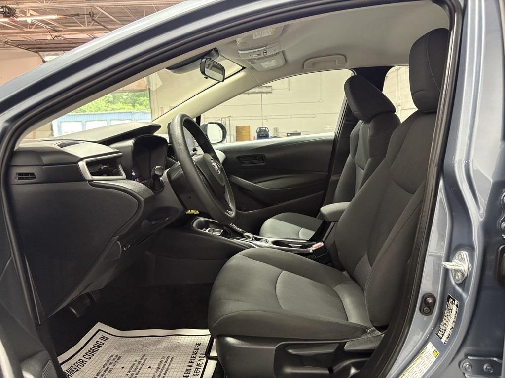 Vehicle image 9 of 40