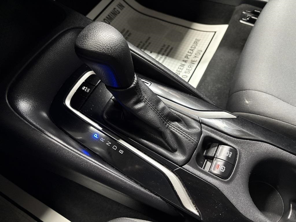 Vehicle image 25 of 40