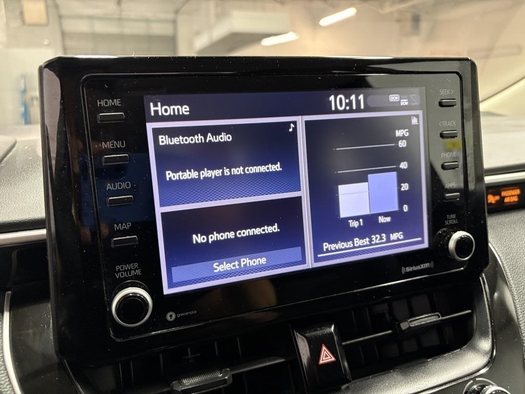 Vehicle image 19 of 40