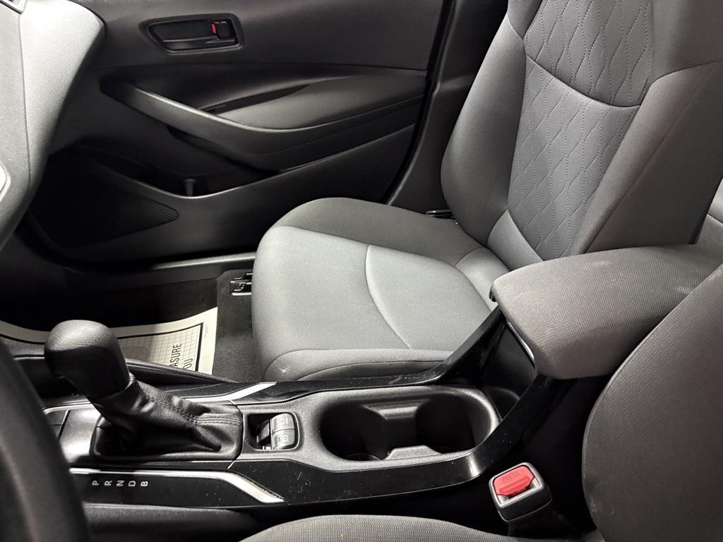 Vehicle image 23 of 40