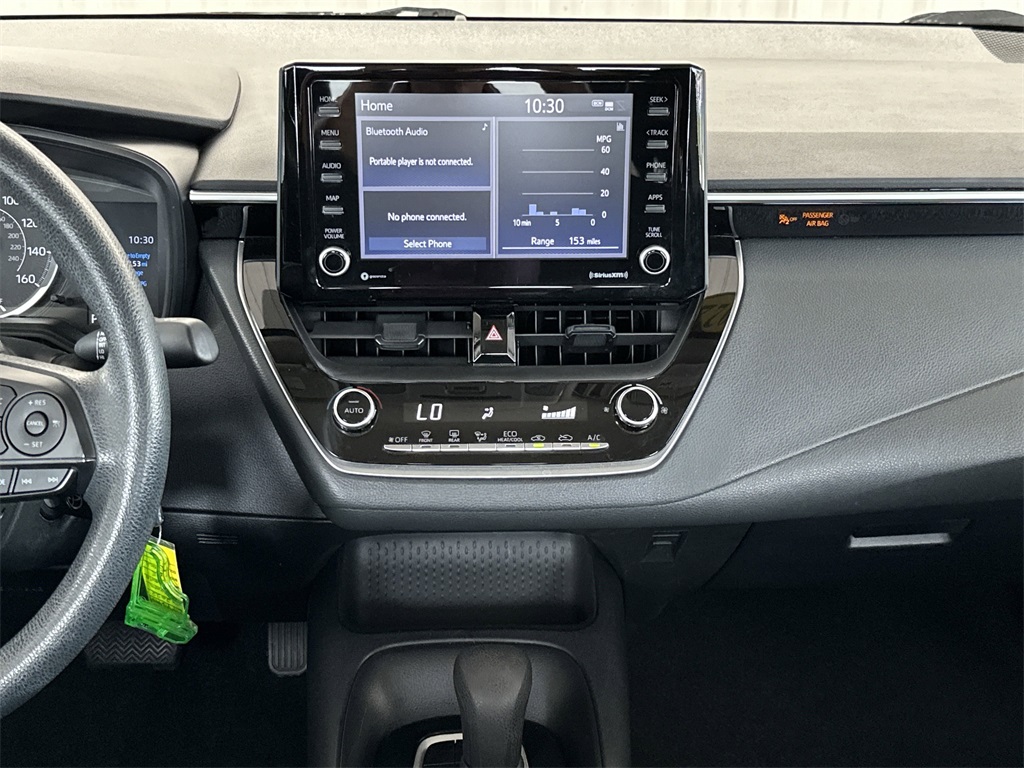 Vehicle image 16 of 39