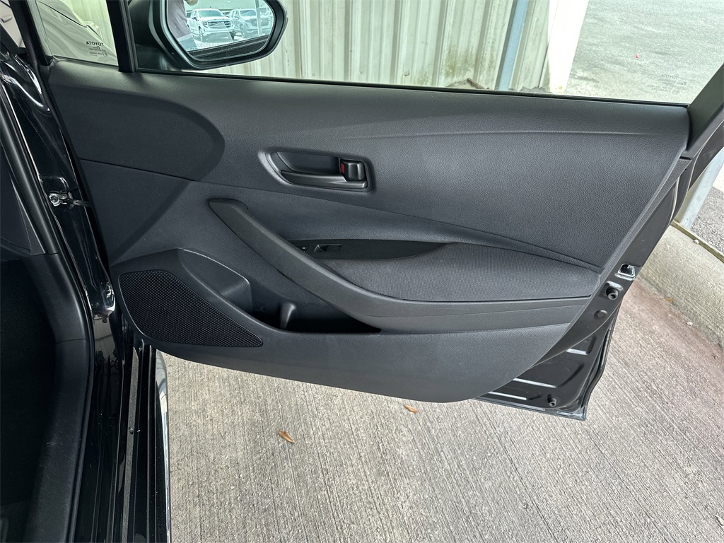 Vehicle image 31 of 39