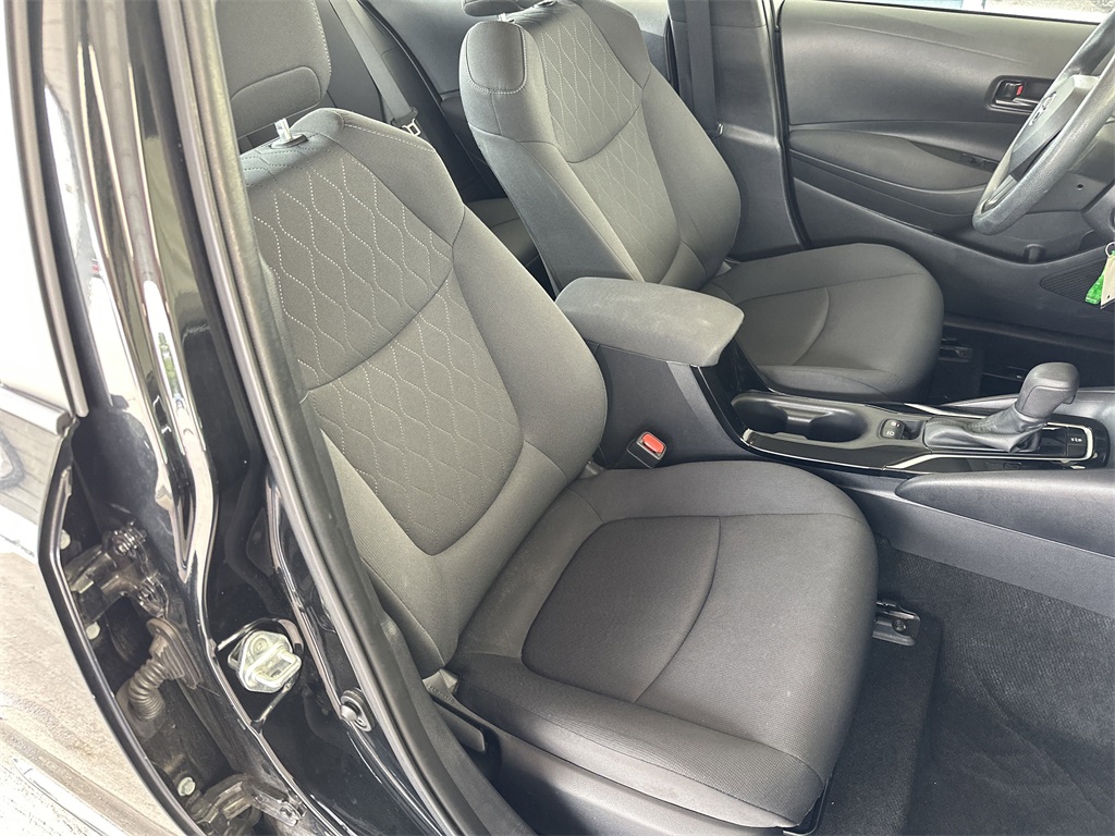 Vehicle image 33 of 39