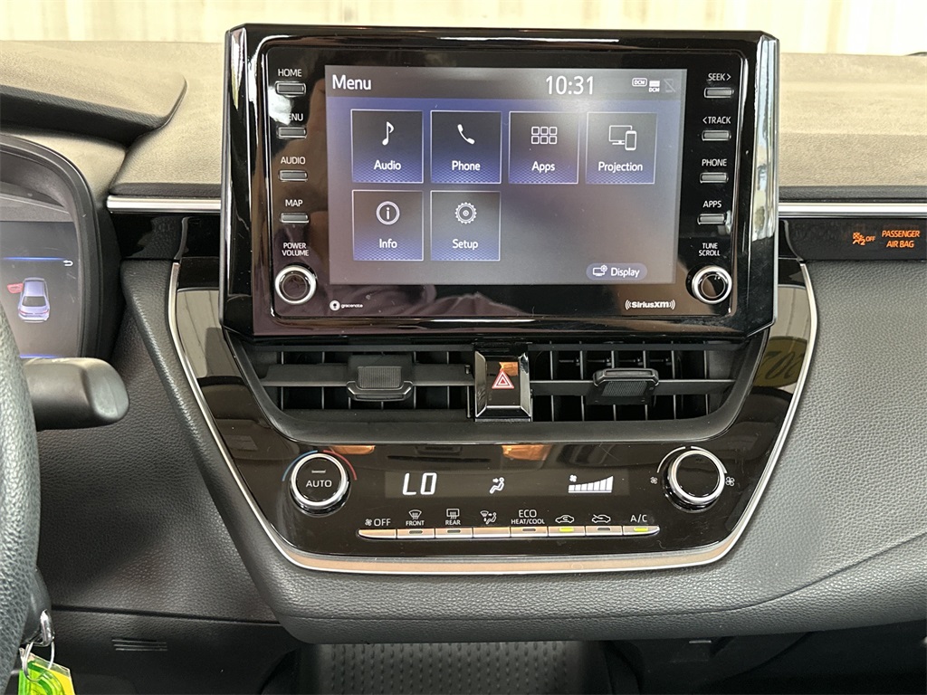 Vehicle image 22 of 39