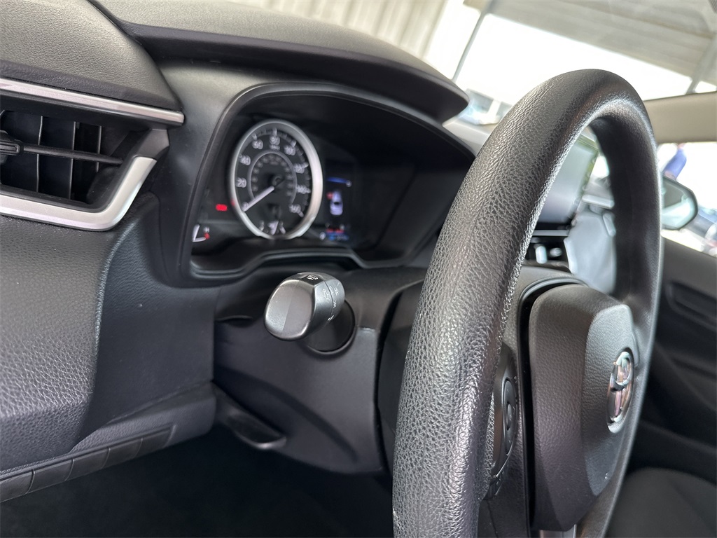 Vehicle image 18 of 39