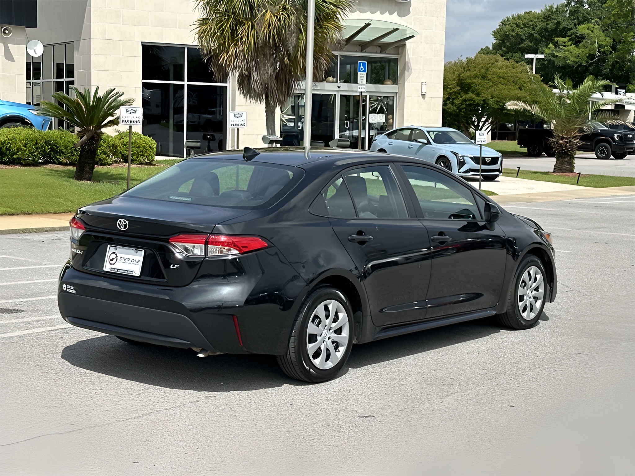 Vehicle image 38 of 39