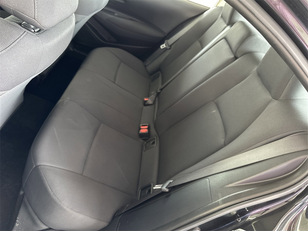 Vehicle image 27 of 39