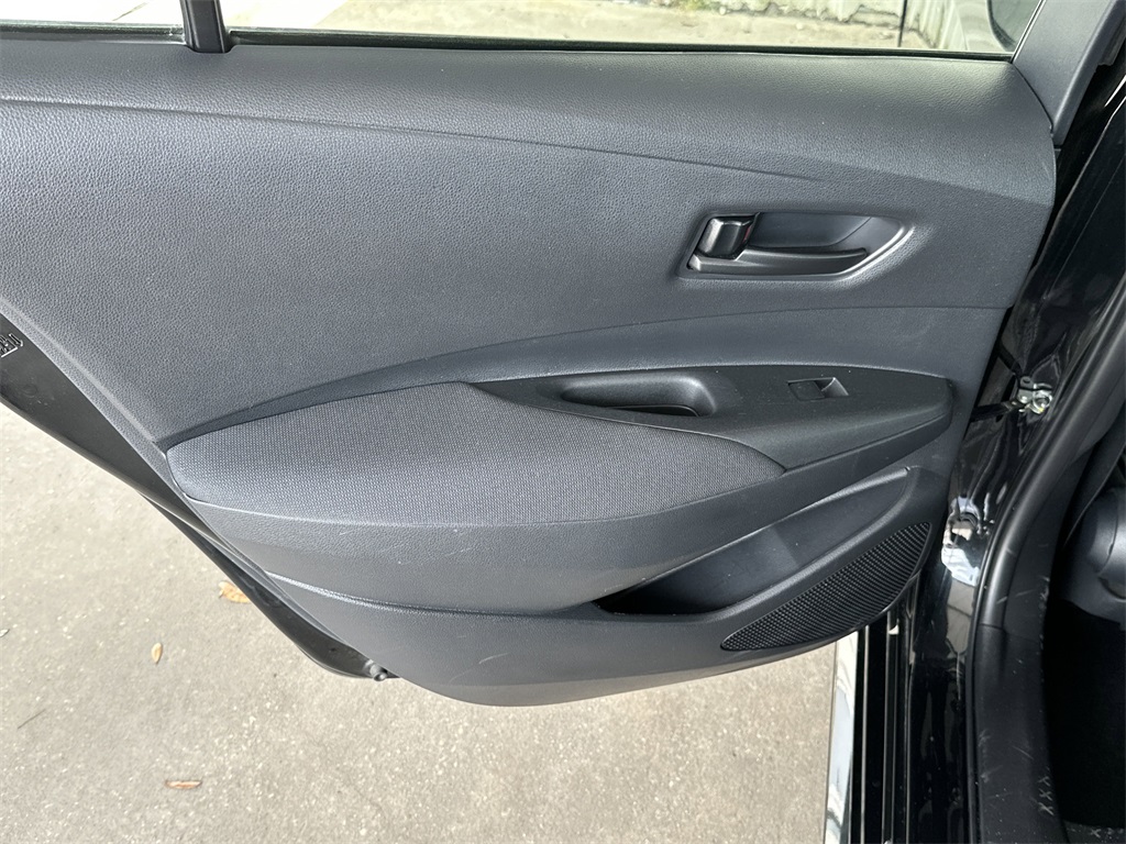 Vehicle image 26 of 39