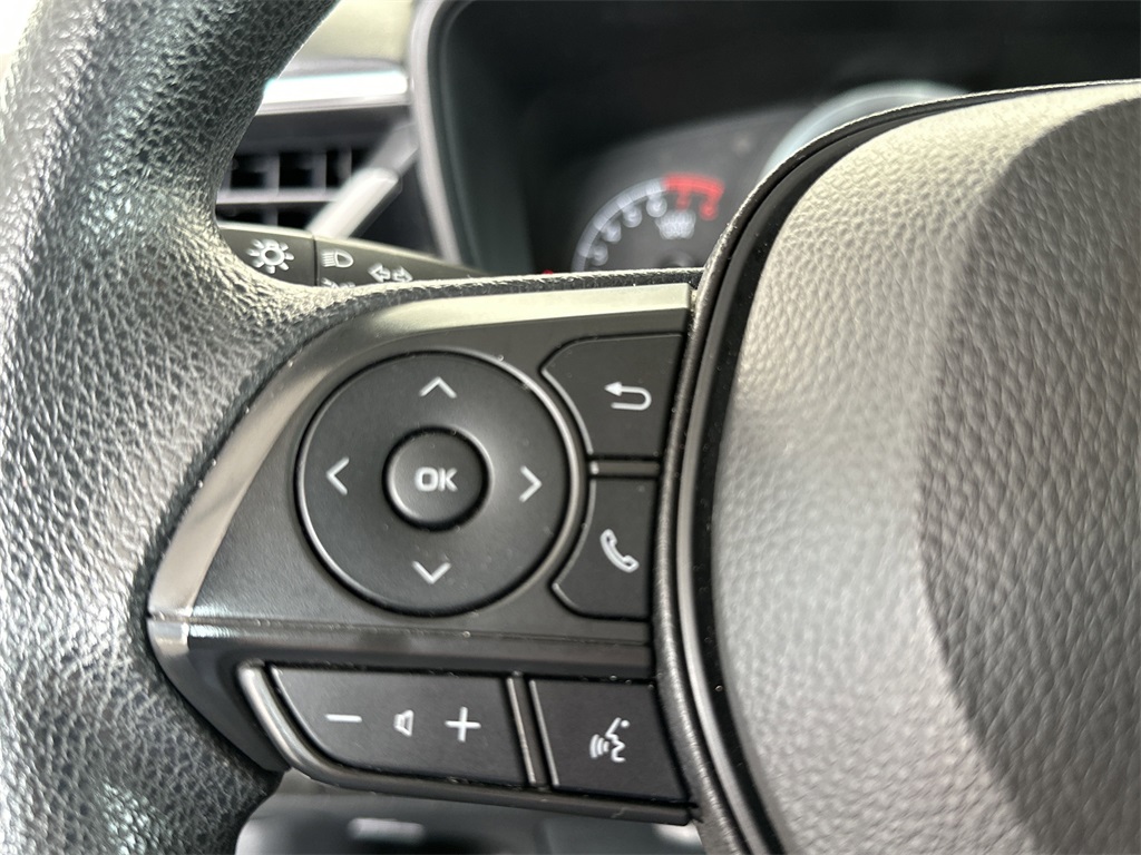 Vehicle image 19 of 39