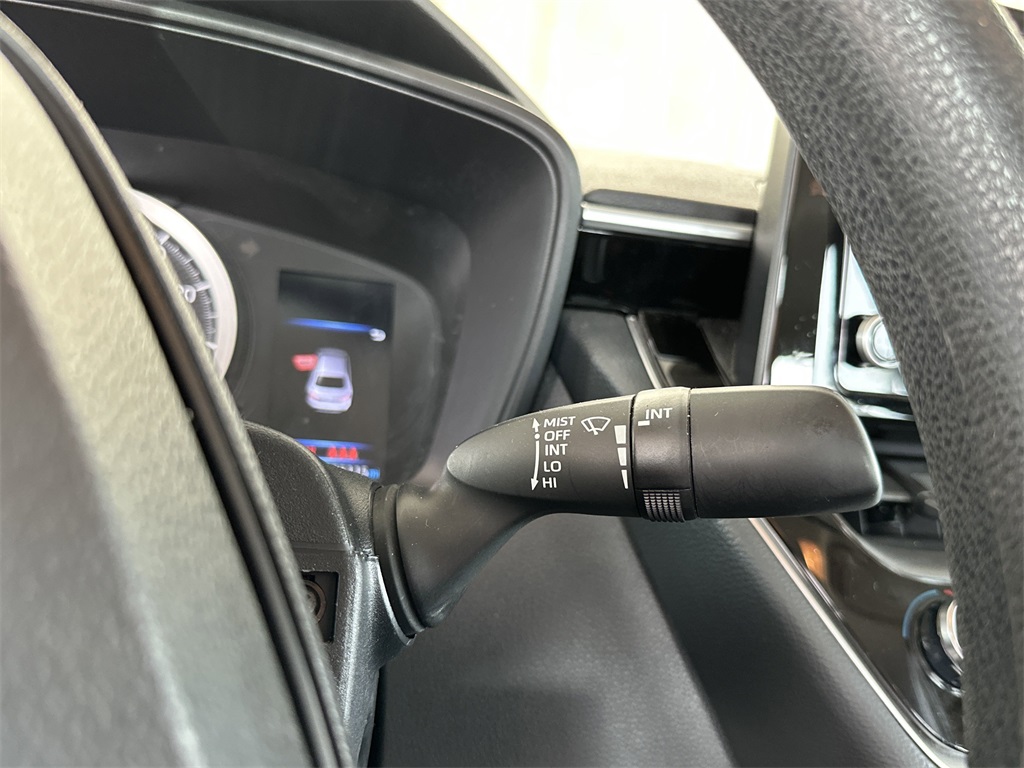 Vehicle image 21 of 39