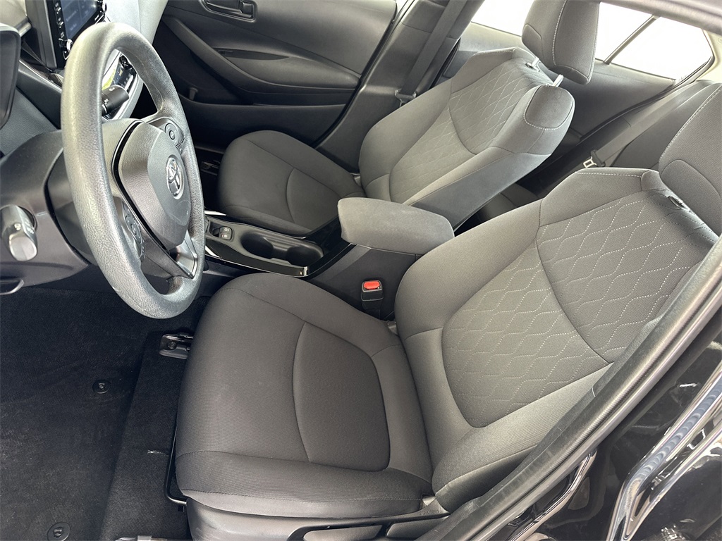 Vehicle image 11 of 39