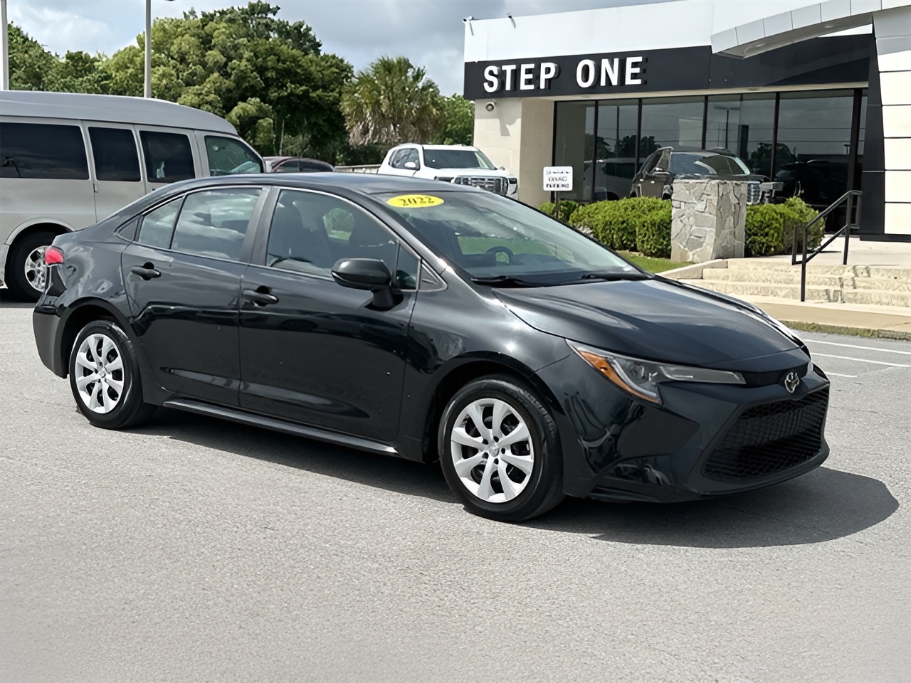 Vehicle image 37 of 39