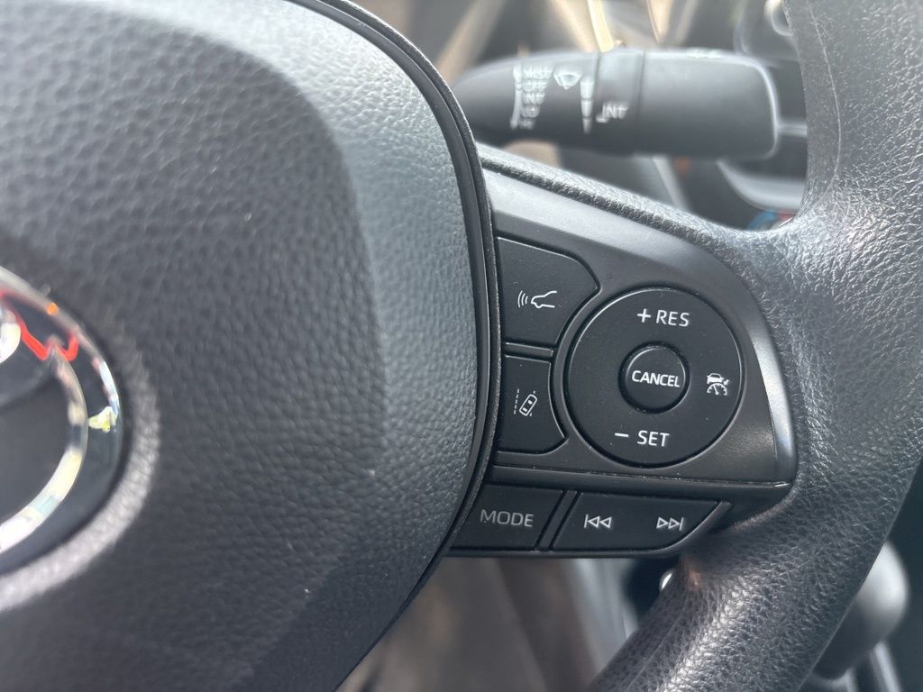 Vehicle image 13 of 15
