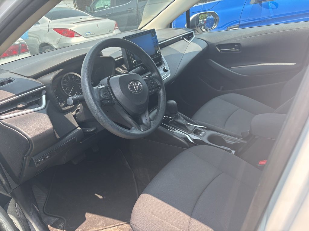 Vehicle image 10 of 15