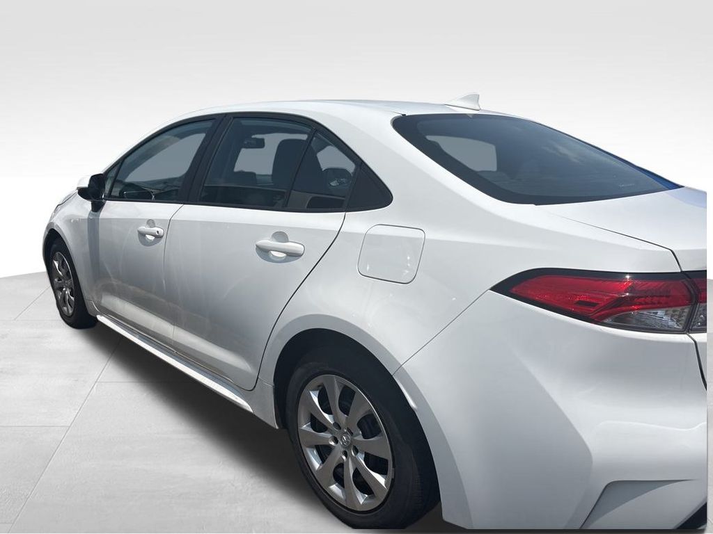 Vehicle image 7 of 15