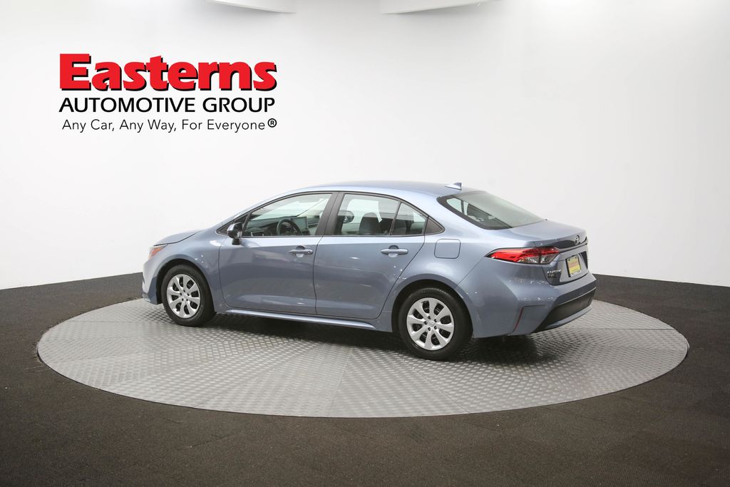 Vehicle image 33 of 61