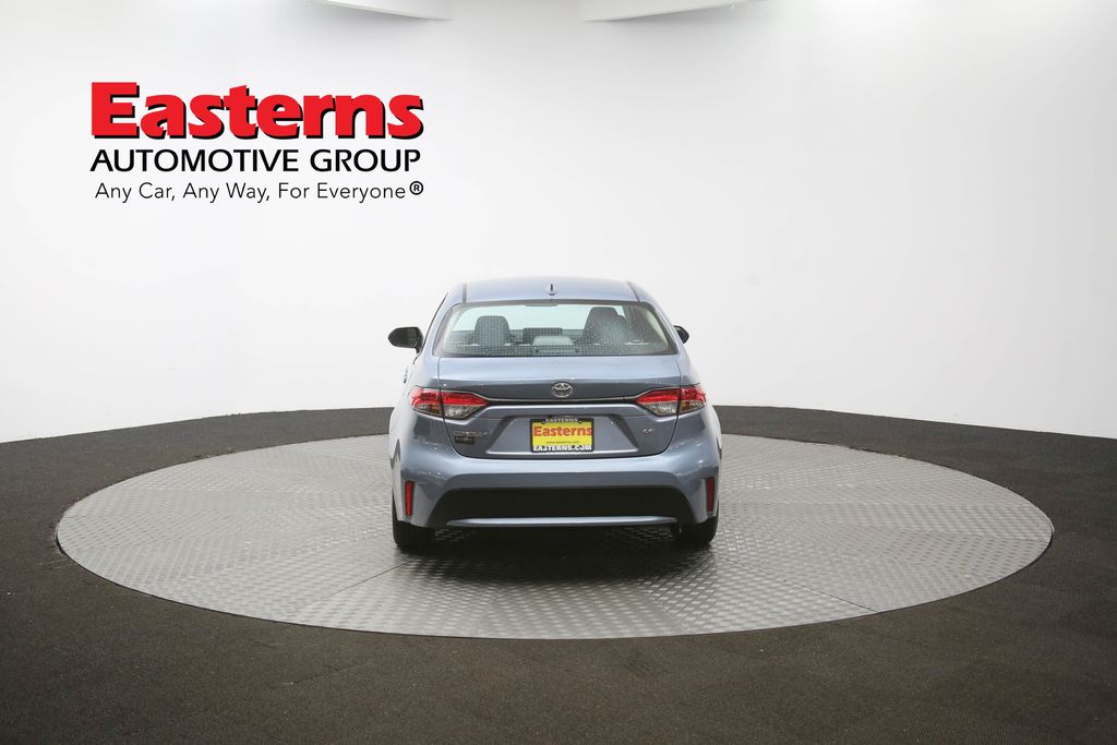 Vehicle image 27 of 61