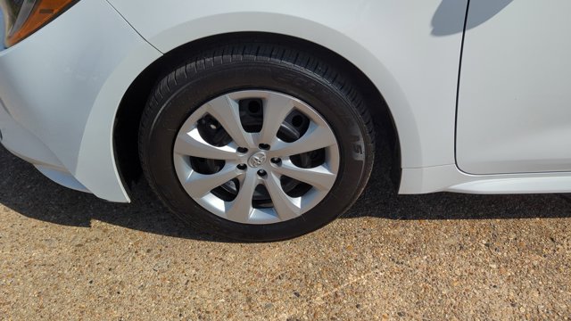 Vehicle image 19 of 32