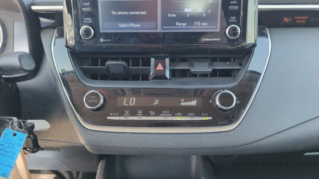 Vehicle image 23 of 32