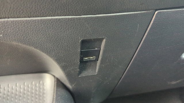Vehicle image 24 of 32