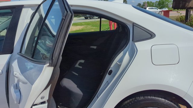 Vehicle image 15 of 32