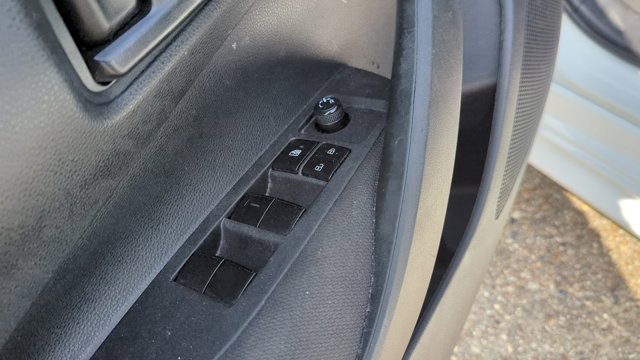 Vehicle image 20 of 32